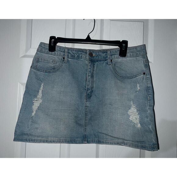 Forever 21 Denim Skirt Womens Size 30 Distressed Fray Hem Mini Blue Jean - Picture 1 of 4